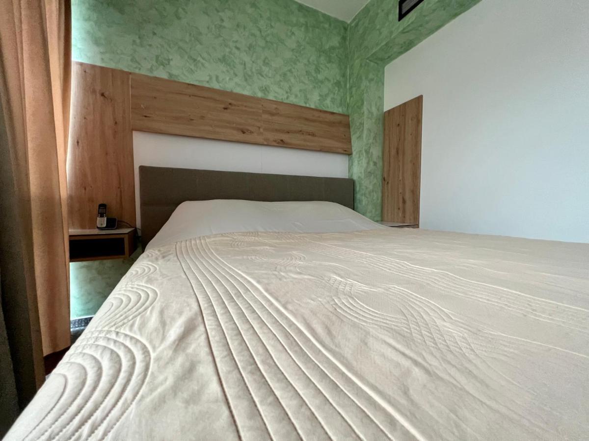 Hotel Brkic Sarajevo Airport - Free Parking Eksteriør bilde