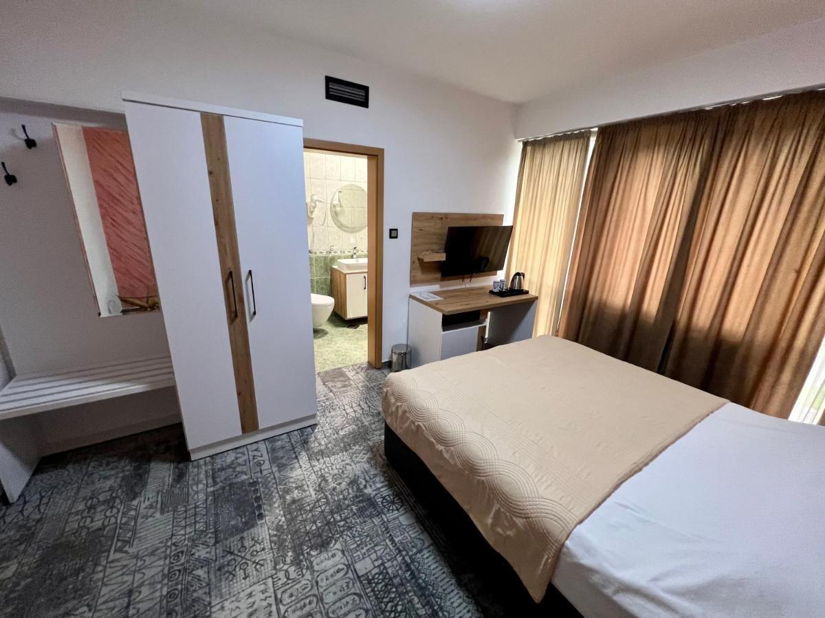 Hotel Brkic Sarajevo Airport - Free Parking Eksteriør bilde