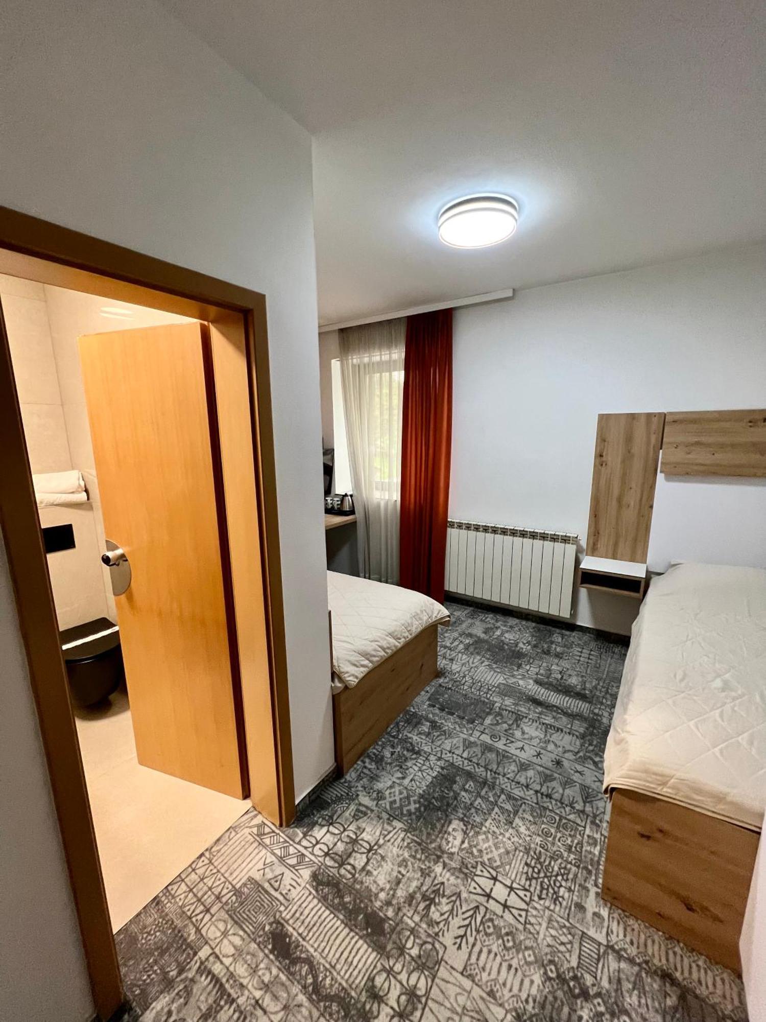 Hotel Brkic Sarajevo Airport - Free Parking Eksteriør bilde