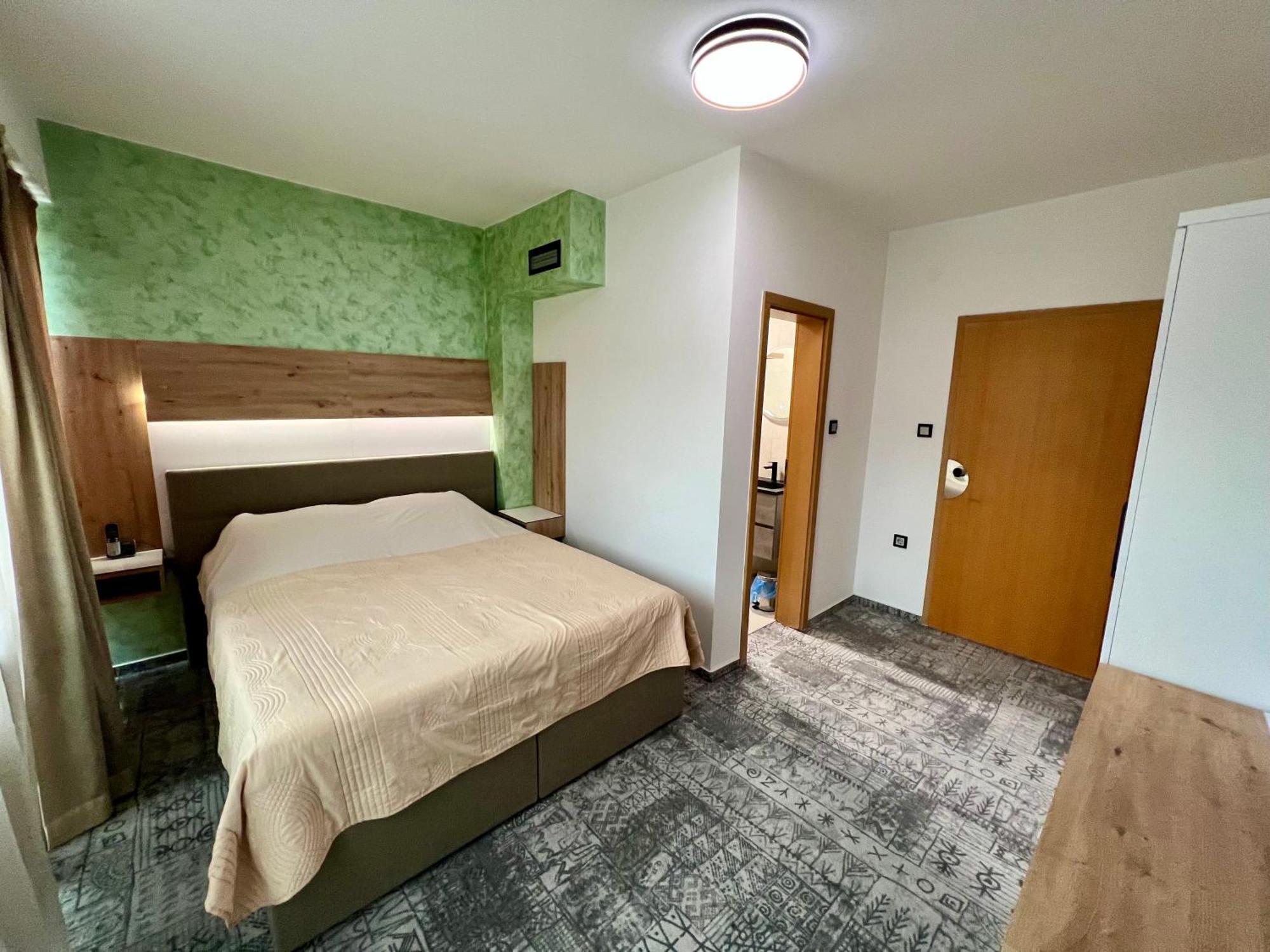 Hotel Brkic Sarajevo Airport - Free Parking Eksteriør bilde