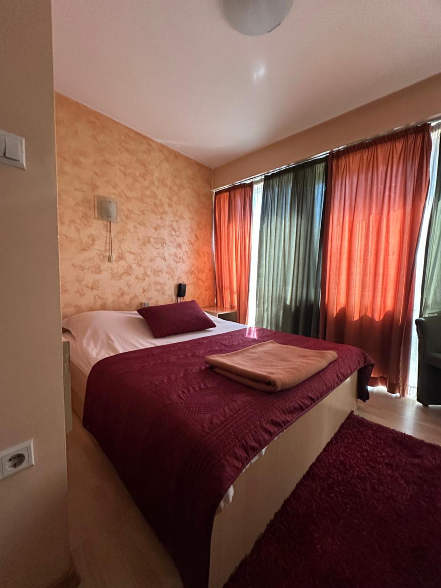 Hotel Brkic Sarajevo Airport - Free Parking Eksteriør bilde