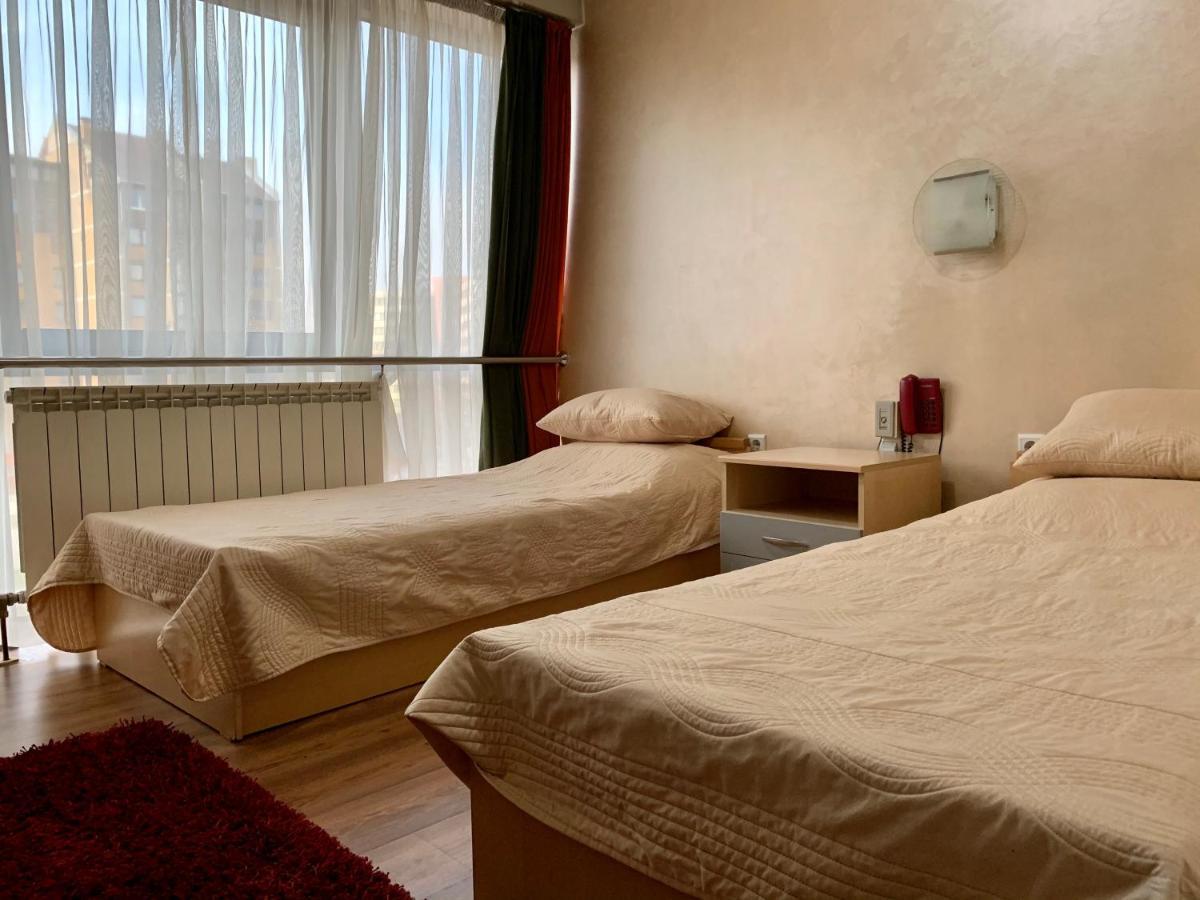 Hotel Brkic Sarajevo Airport - Free Parking Eksteriør bilde